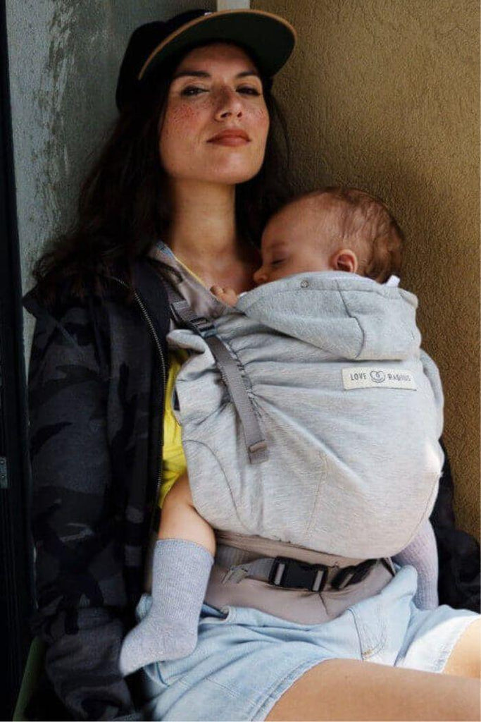 Porte-bébé physiologique HoodieCarrier 2 - Gris - Mummy Nantes