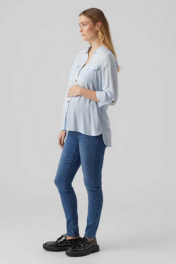 Chemise rayée bleue de grossesse - ouverture pratique pour l'allaitement - MUMMY NANTES