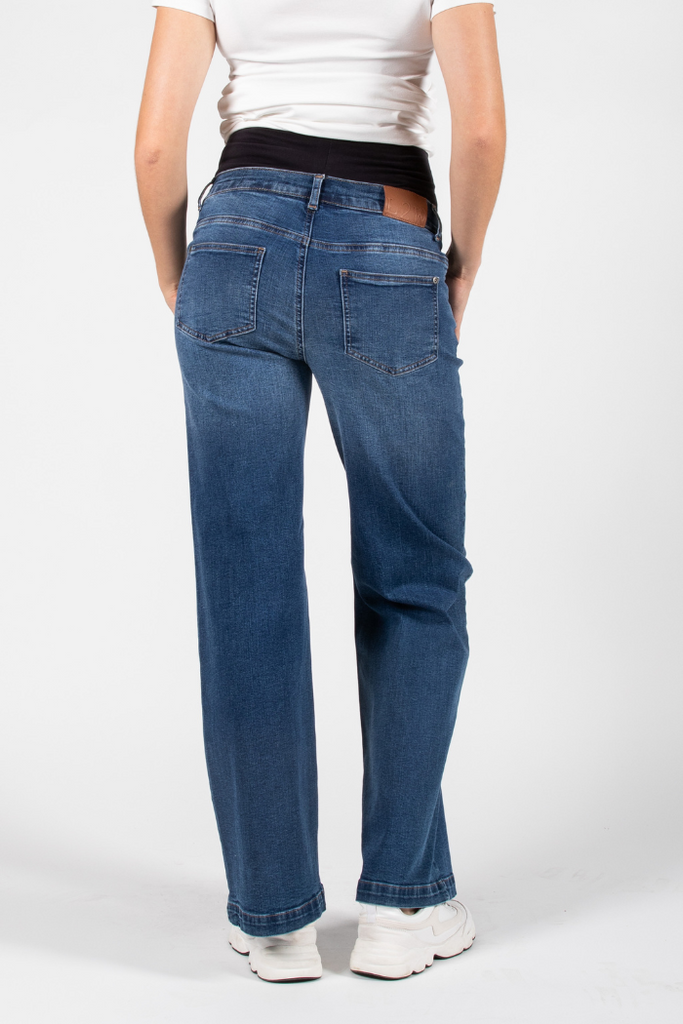 Jean de grossesse tendance, vue de dos avec bandeau de maintien – MUMMY NANTES
