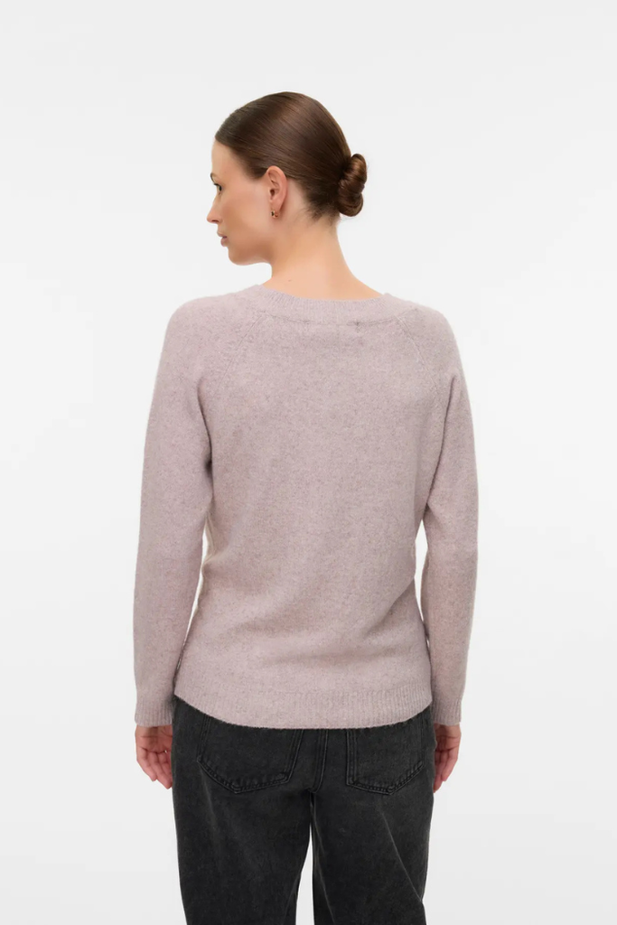 Pull de grossesse maille rose pâle – vue de dos, coupe longue et confortable | MUMMY NANTES 