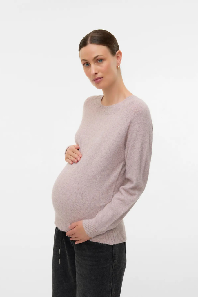 Pull maternité doux coloris bois de rose, coupe confortable – vue de profil | MUMMY NANTES