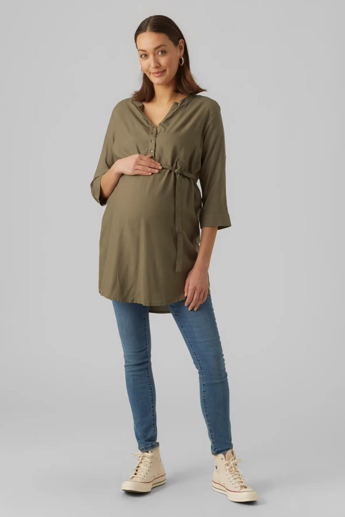 tunique de grossesse et d'allaitement kaki portee par femme enceinte vue face mummy nantes