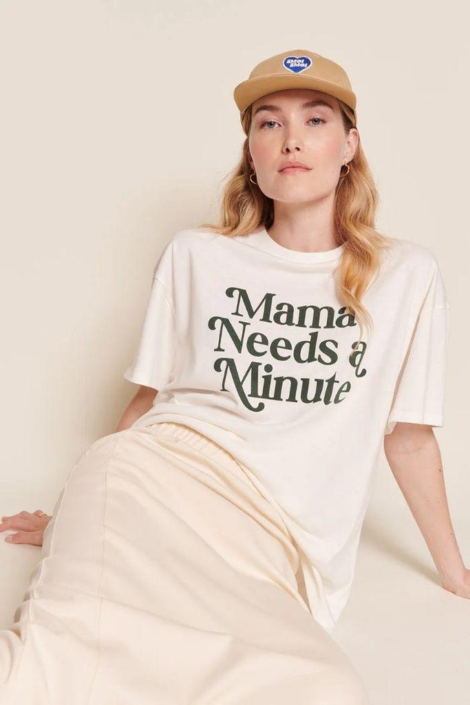 T-shirt "mama needs a minute" en coton Bio - Mummy Nantes