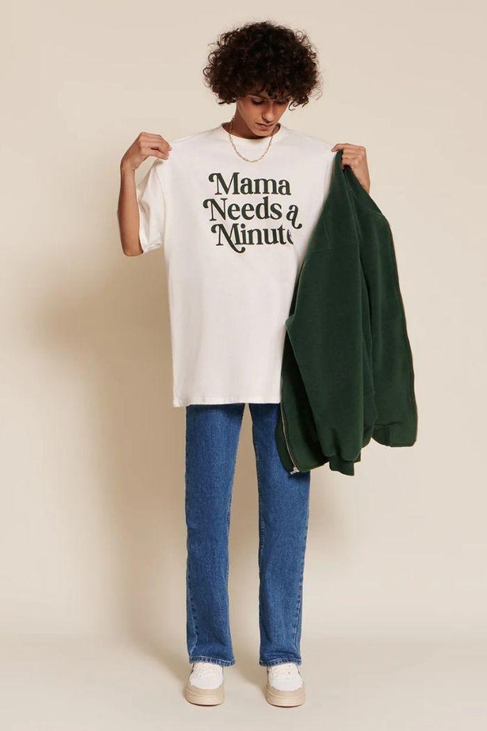 T-shirt "mama needs a minute" en coton Bio - Mummy Nantes